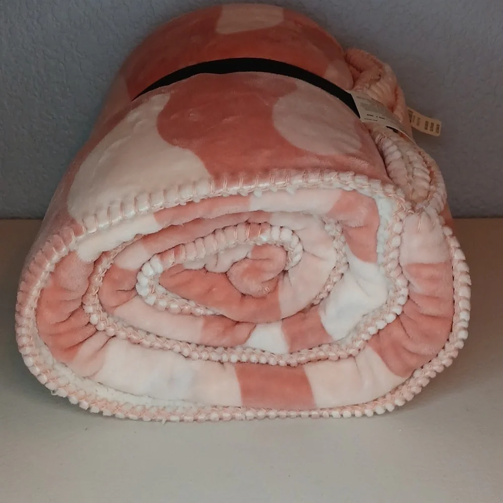 Victoria’s Secret Blanket VS Pink Camo Sherpa Blanket VS PINK Blanket 🆕️ Rare!